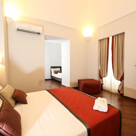 Palazzo Riario Sforza Hotel Наполи Екстериор снимка