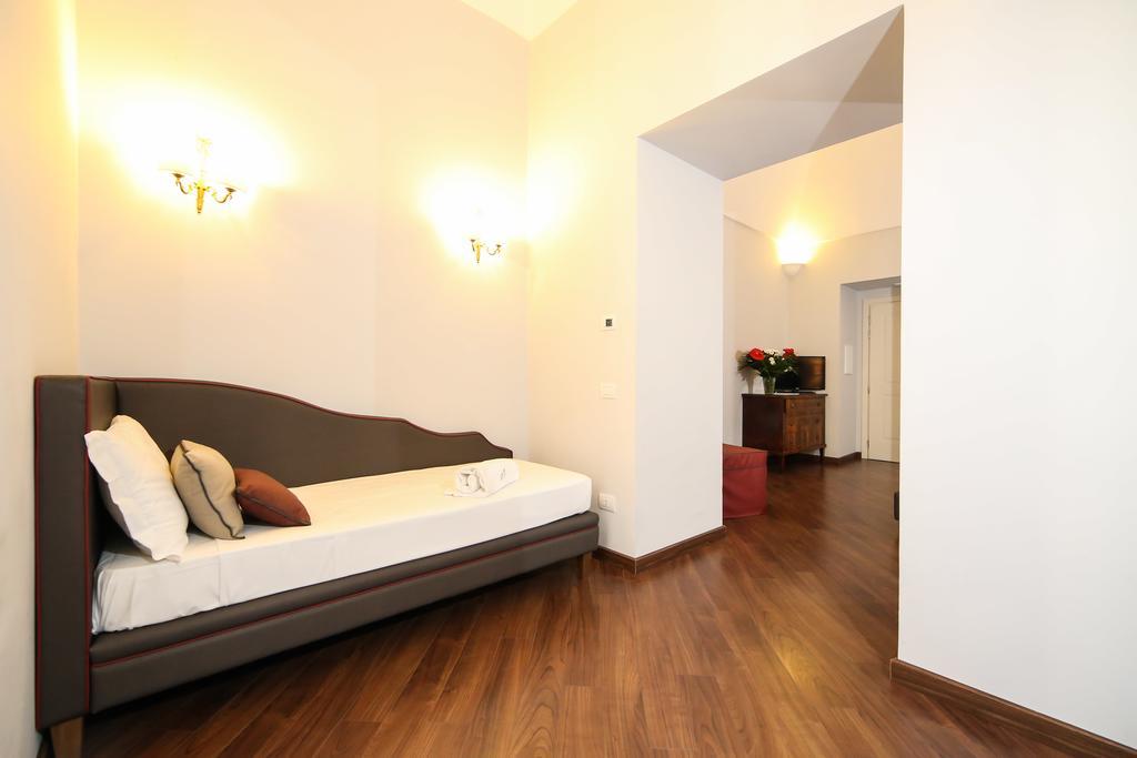 Palazzo Riario Sforza Hotel Наполи Екстериор снимка