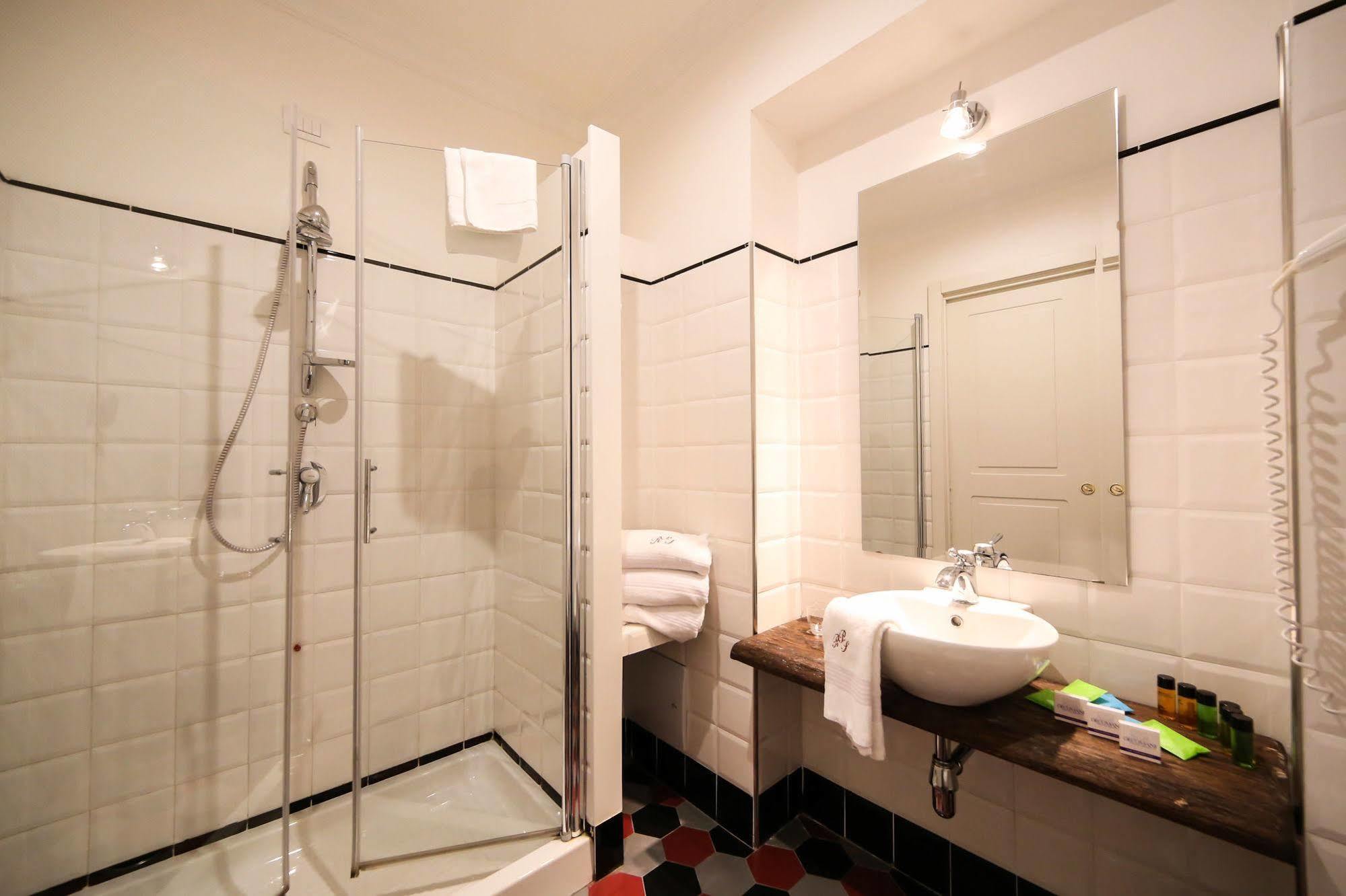 Palazzo Riario Sforza Hotel Наполи Екстериор снимка