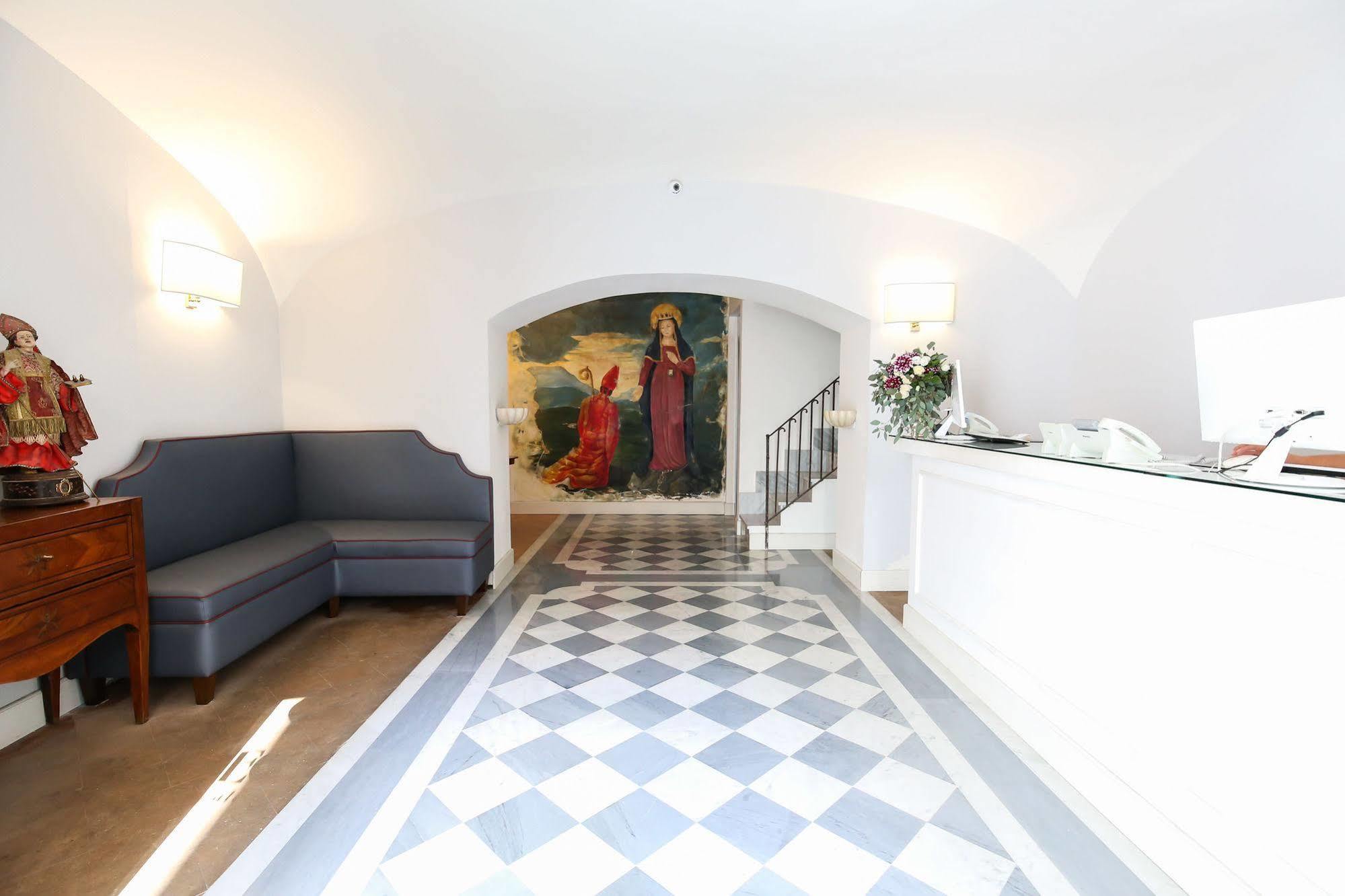 Palazzo Riario Sforza Hotel Наполи Екстериор снимка
