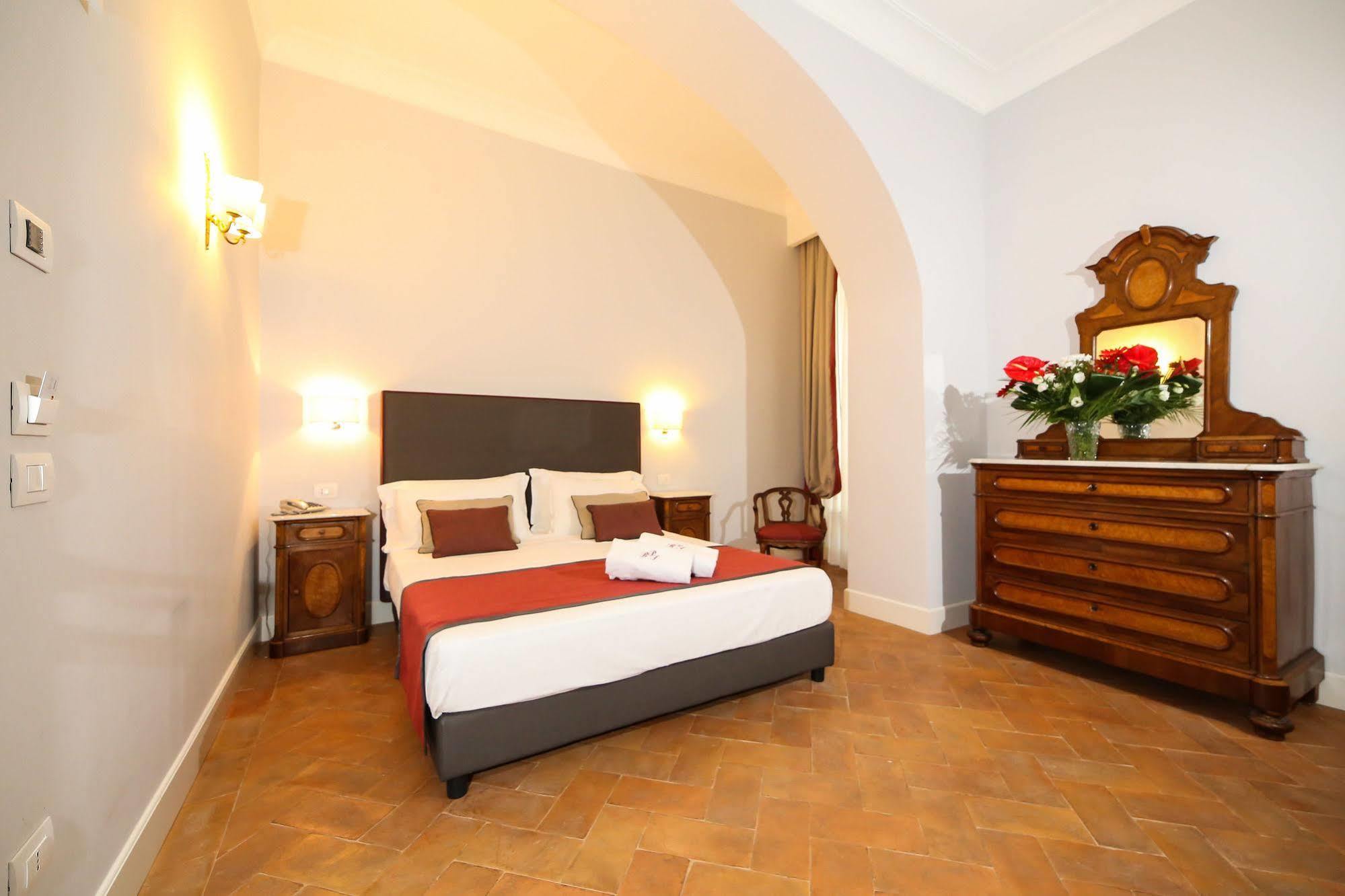 Palazzo Riario Sforza Hotel Наполи Екстериор снимка