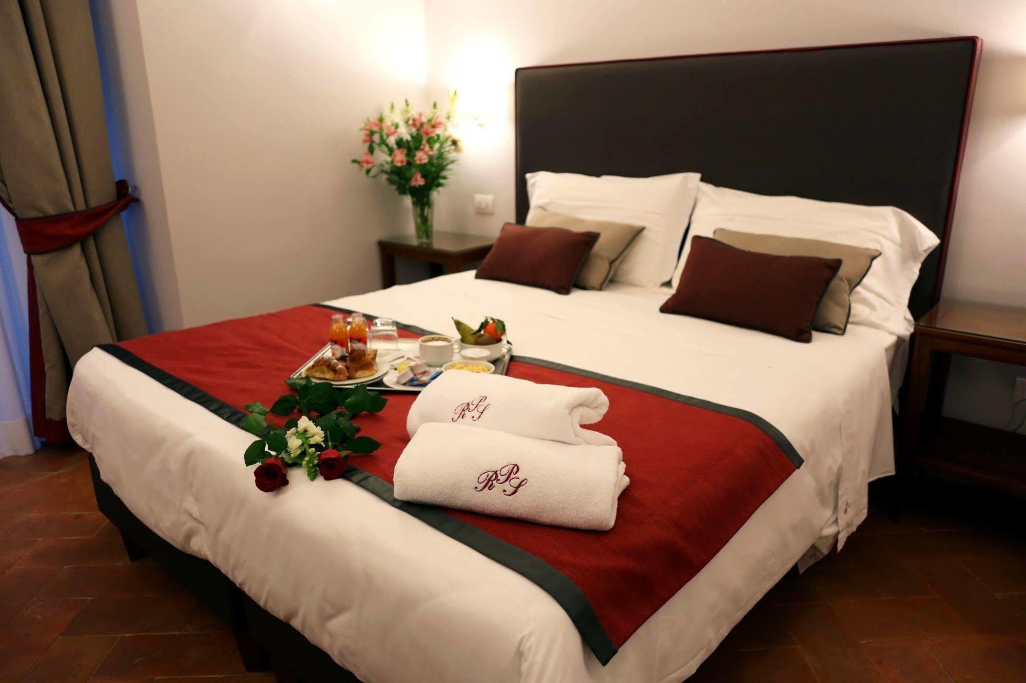 Palazzo Riario Sforza Hotel Наполи Екстериор снимка