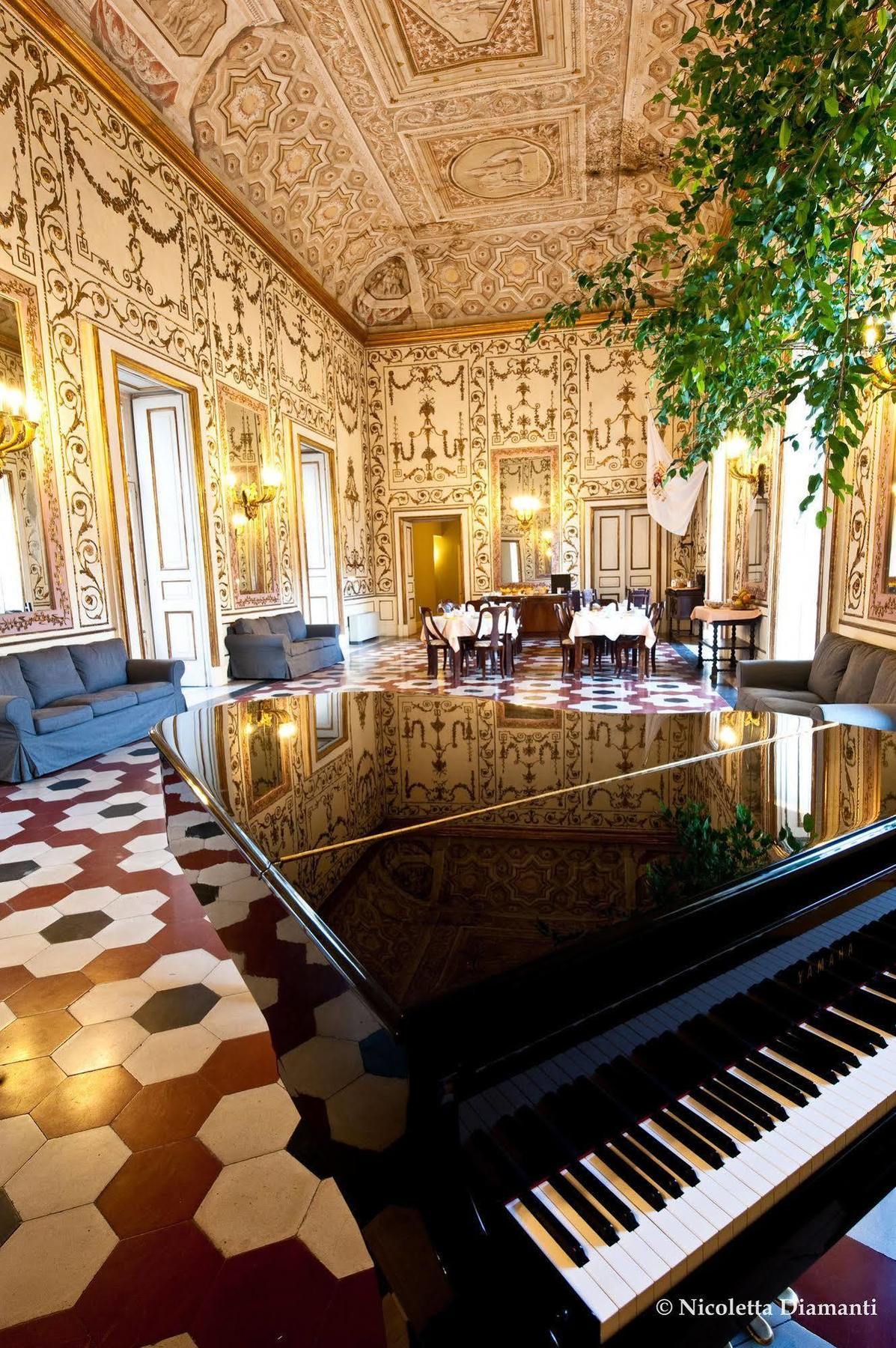 Palazzo Riario Sforza Hotel Наполи Екстериор снимка